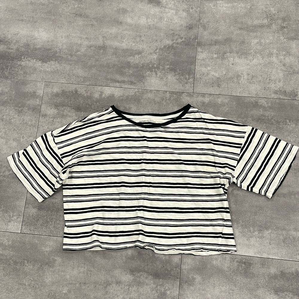 Size XL American eagle CROP T-shirt